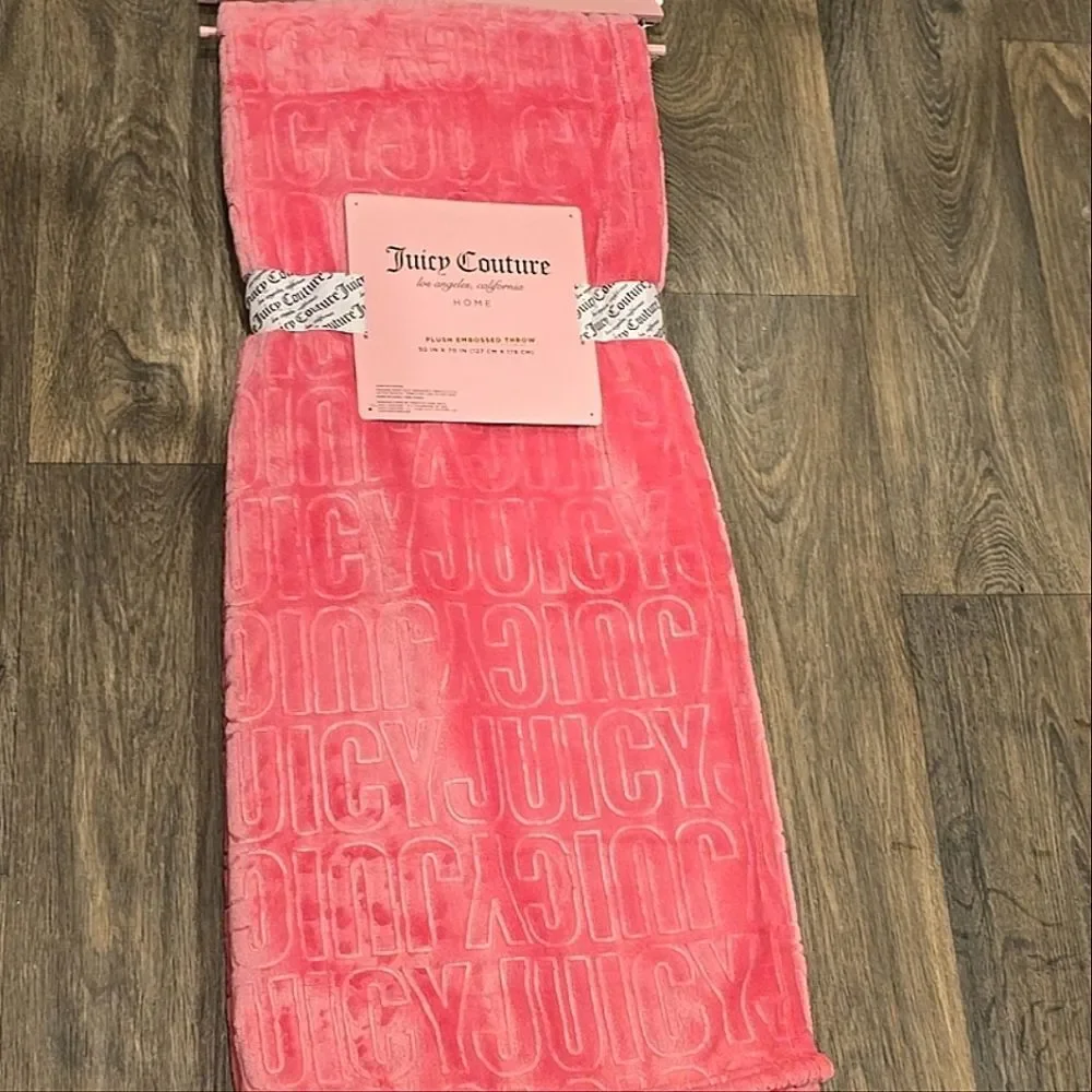 Juicy Couture Juicy‎ Embossed Plush Throw Blanket